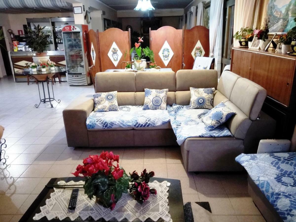 Hotel Eliseo Джардіні-Наксос Екстер'єр фото